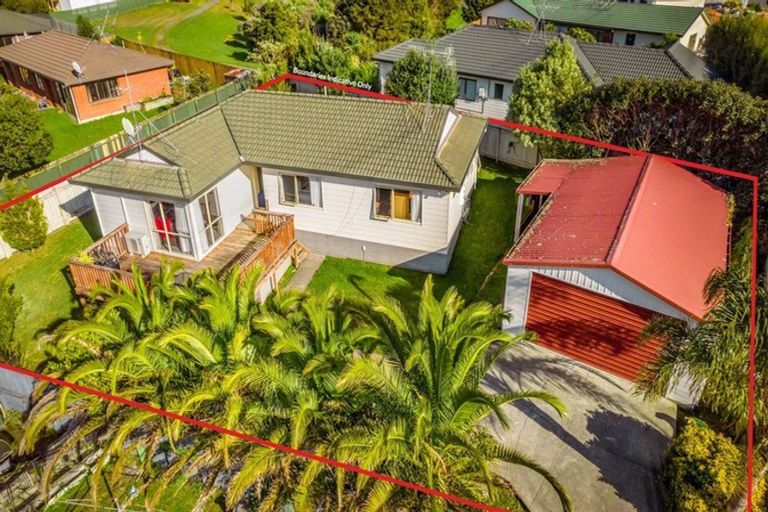 Photo of property in 22 Broadfield Street, Massey, Auckland, 0614