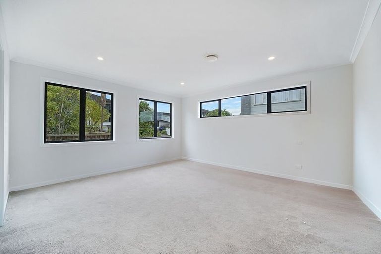 Photo of property in 9 Brickworks Bay Road, Hobsonville, Auckland, 0618
