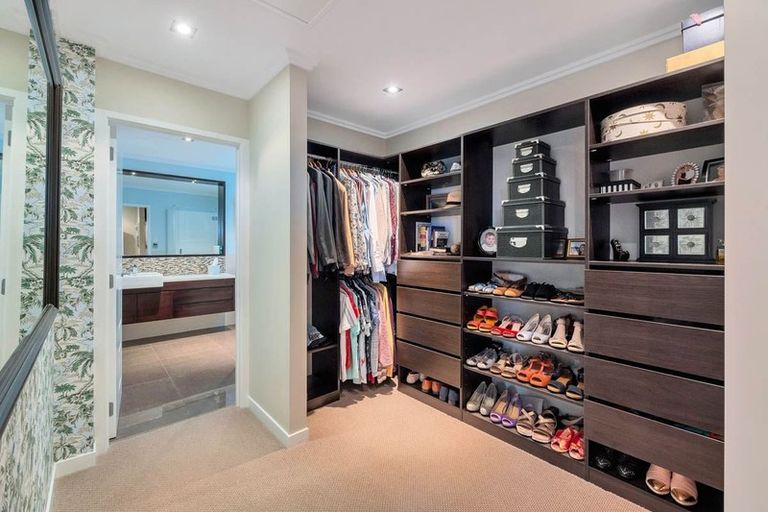 Photo of property in 68 Exmouth Road, Northcote, Auckland, 0627