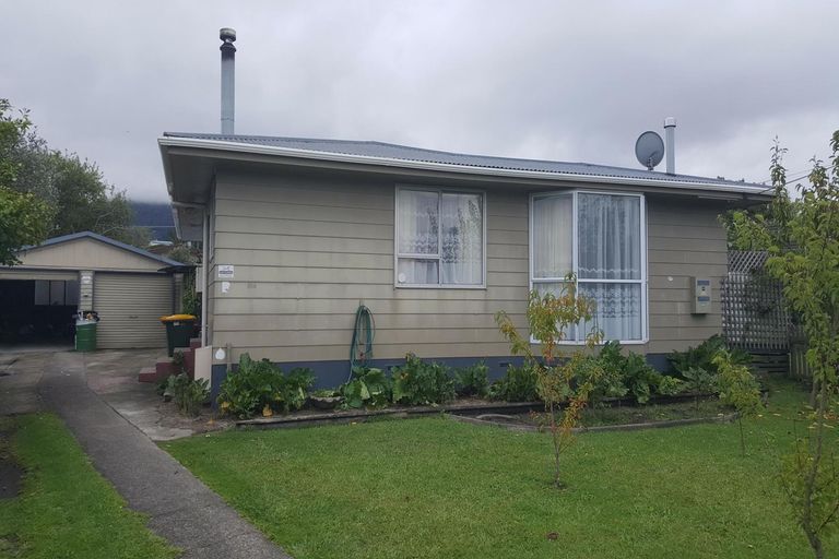 Photo of property in 28 Haumoana Street, Koutu, Rotorua, 3010