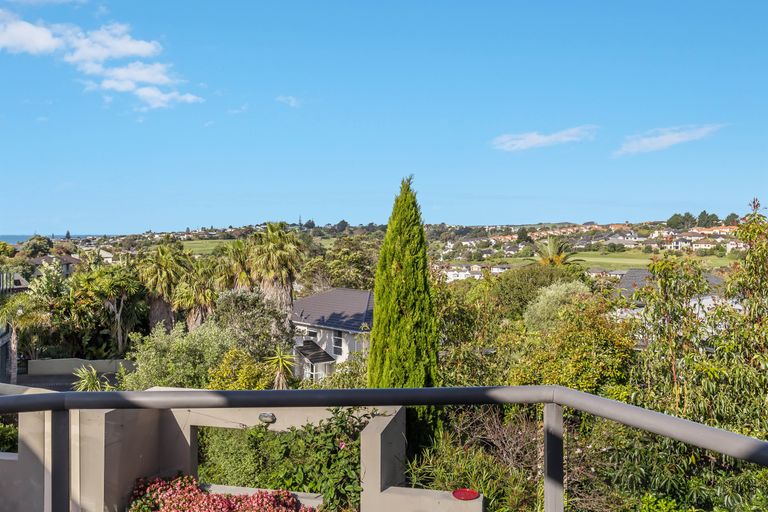 Photo of property in 19 Javelin Close, Gulf Harbour, Whangaparaoa, 0930