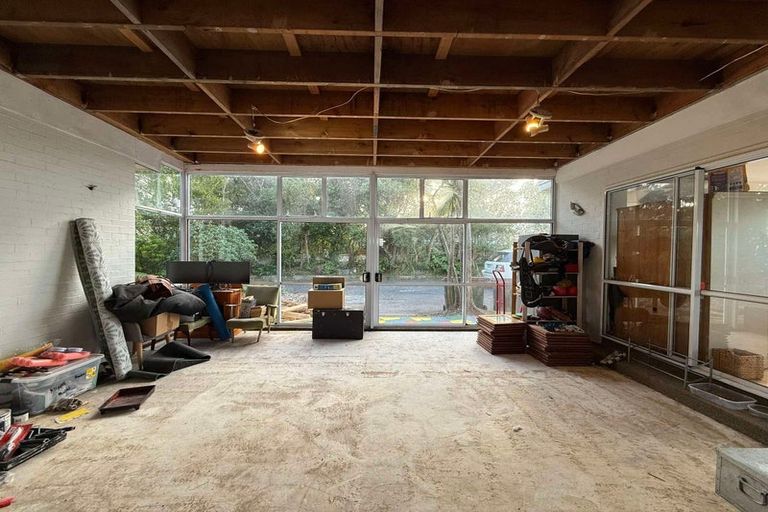 Photo of property in 17 Rakeiora Grove, Korokoro, Lower Hutt, 5012