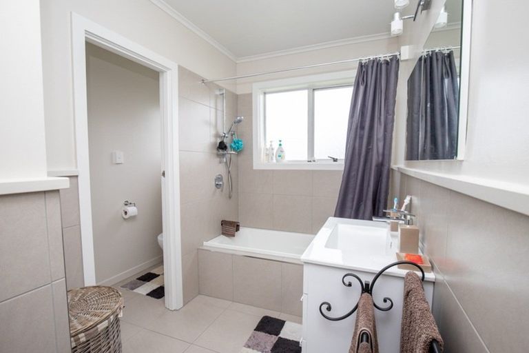 Photo of property in 61a Pipiroa Road, Ngatea, 3503