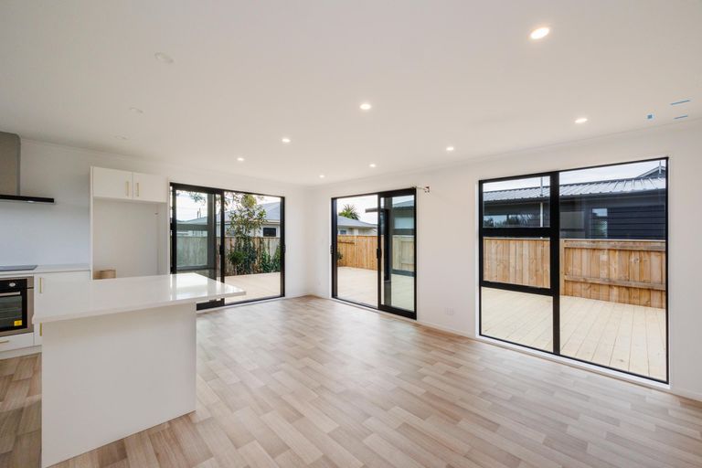 Photo of property in 33 Botanical Road, Takaro, Palmerston North, 4412