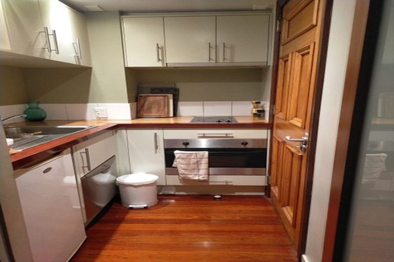 Photo of property in 195 The Terrace, Wellington Central, Wellington, 6011