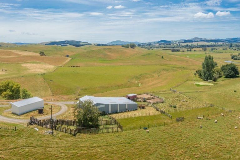 Photo of property in 359 Mangatarata Road, Waipukurau, 4285