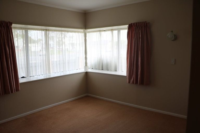 Photo of property in 17 Mcarthur Street, Terrace End, Palmerston North, 4410