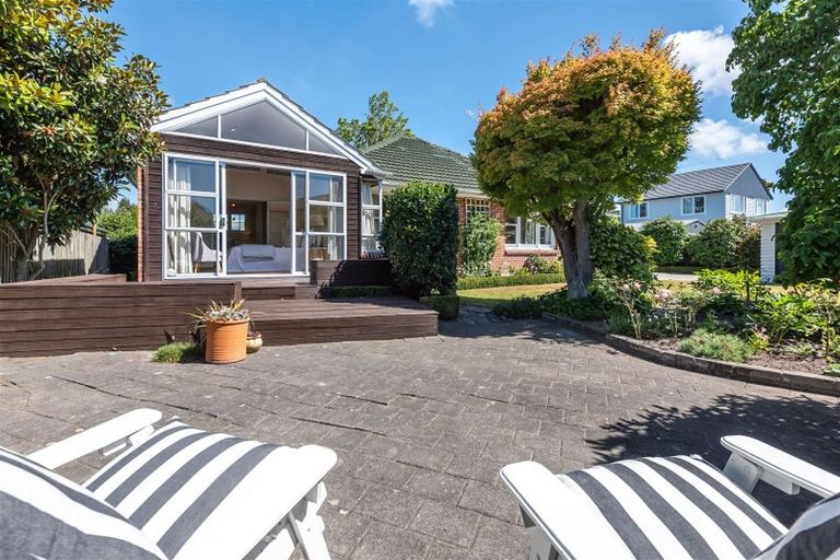 Photo of property in 37 Wai-iti Terrace, Burnside, Christchurch, 8052
