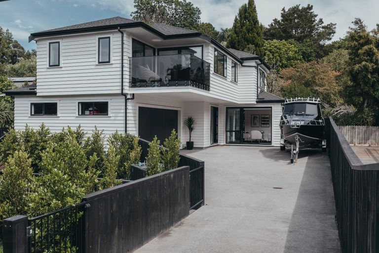 Photo of property in 26b Hythe Terrace, Mairangi Bay, Auckland, 0630