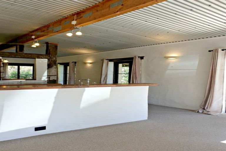 Photo of property in 91g Wade River Road, Stanmore Bay, Whangaparaoa, 0932