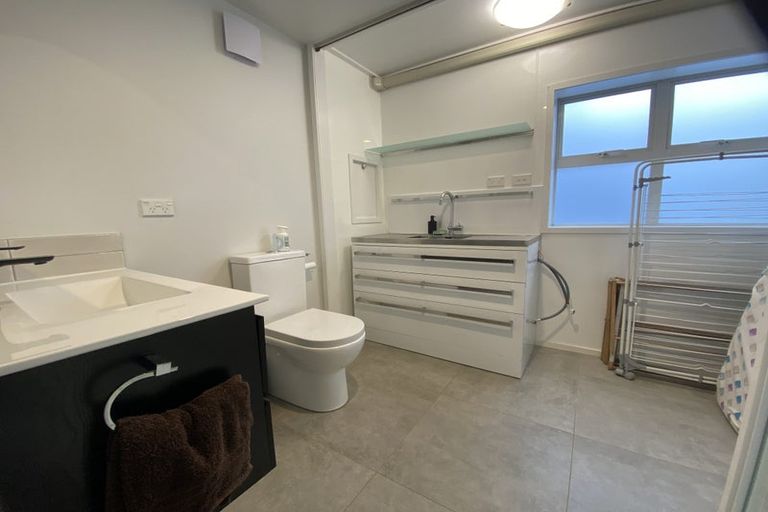 Photo of property in 115 Wallace Road, Mangere Bridge, Auckland, 2022