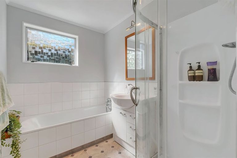 Photo of property in 64 Sea Vista Drive, Pukerua Bay, 5026