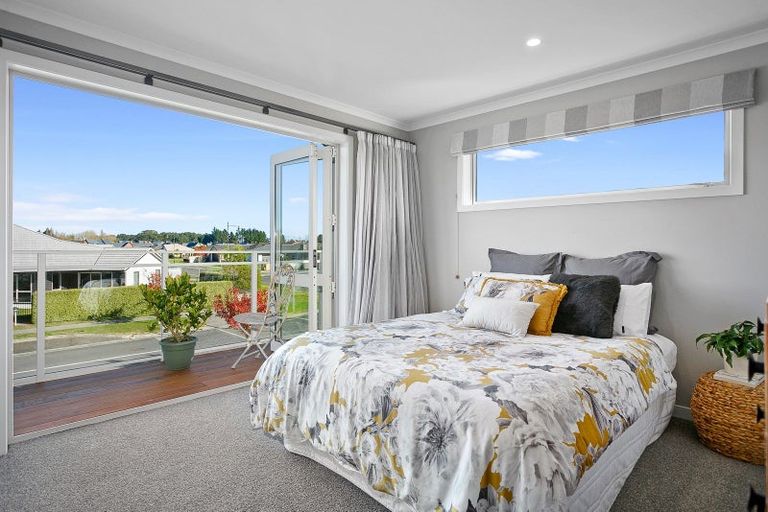 Photo of property in 46 Plescher Crescent, Leamington, Cambridge, 3432