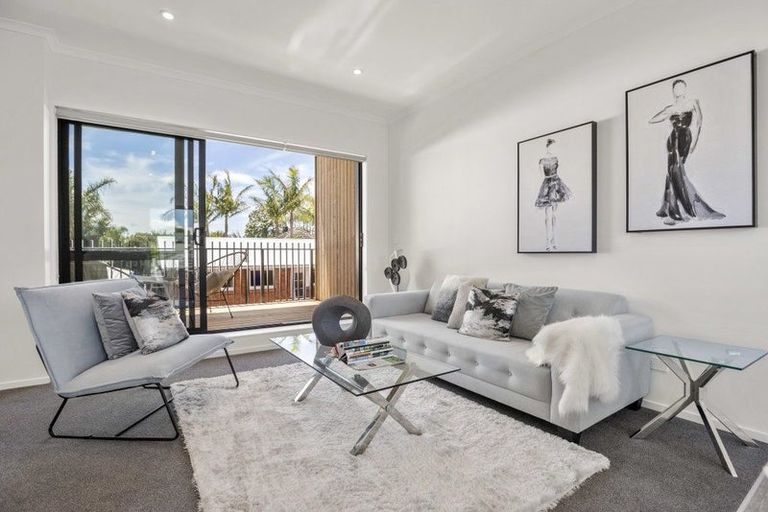 Photo of property in 500d Te Atatu Road, Te Atatu Peninsula, Auckland, 0610