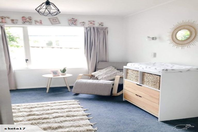 Photo of property in 2/8 Tulsa Grove, Totara Park, Upper Hutt, 5018