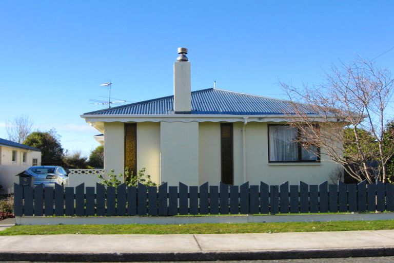 Photo of property in 9 Fraser Street, Waikiwi, Invercargill, 9810