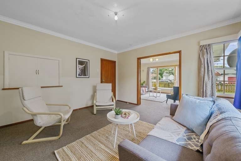 Photo of property in 212 Waiwhetu Road, Waterloo, Lower Hutt, 5011