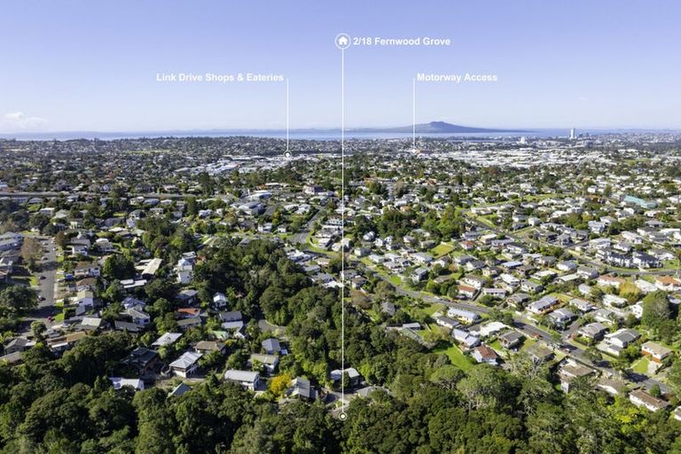 Photo of property in 2/18 Fernwood Grove, Bayview, Auckland, 0629
