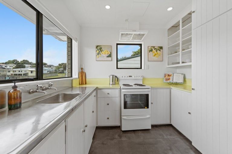 Photo of property in 37 Herekawe Drive, Spotswood, New Plymouth, 4310