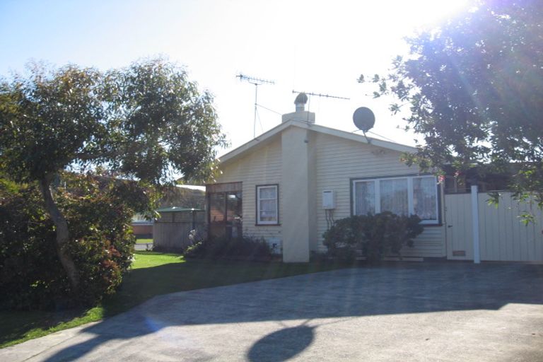Photo of property in 3 Bull Avenue, Wainuiomata, Lower Hutt, 5014