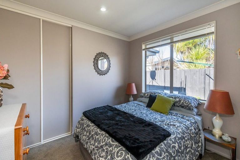 Photo of property in 102a Prestons Road, Redwood, Christchurch, 8051