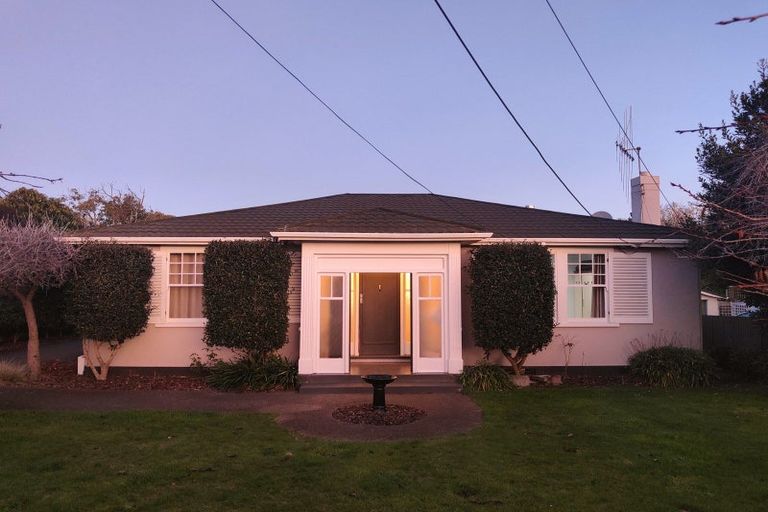 Photo of property in 17 Tarata Street, Saint Johns Hill, Whanganui, 4501