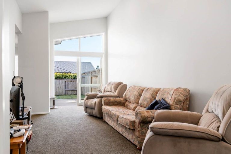 Photo of property in 18b Komata Crescent, Papamoa Beach, Papamoa, 3118