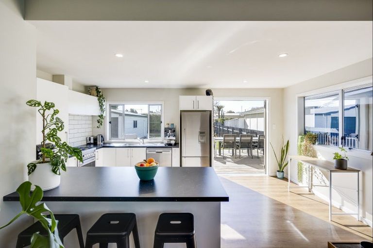 Photo of property in 422 Massey Street, Akina, Hastings, 4122