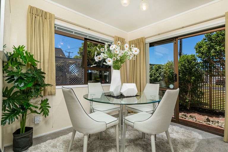 Photo of property in 37 Pine Road, Orewa, 0931