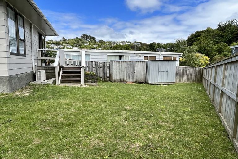 Photo of property in 201a Newlands Road, Newlands, Wellington, 6037