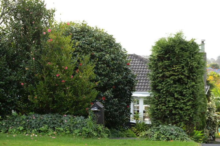 Photo of property in 57 Evelyn Road, Cockle Bay, Auckland, 2014