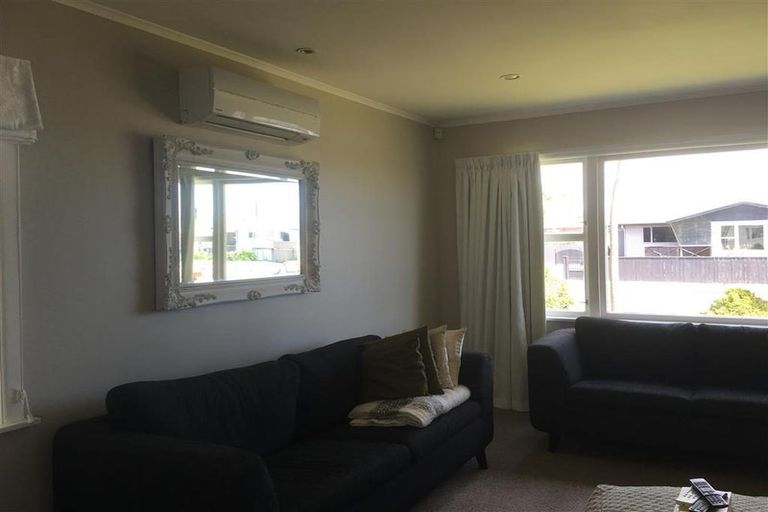 Photo of property in 13 Meadowvale Drive, Levin, 5510