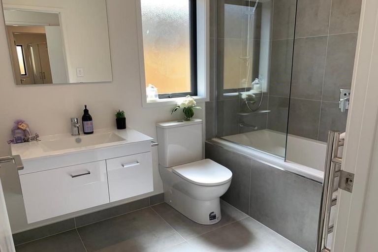 Photo of property in 9 Poutawa Lane, Clarks Beach, 2122