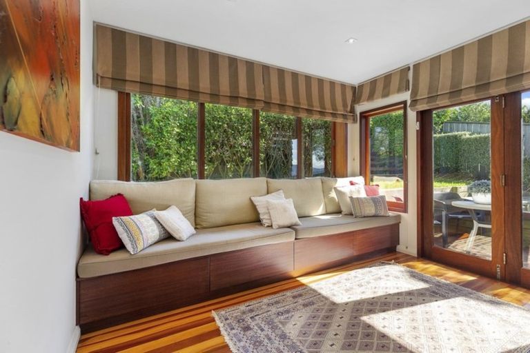 Photo of property in 22 Tai Paku Paku Road, Karaka Bays, Wellington, 6022