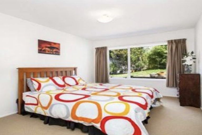 Photo of property in 9 Tararua Close, Aotea, Porirua, 5024