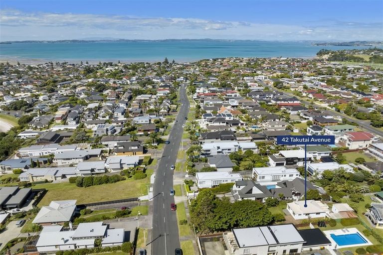 Photo of property in 42 Takutai Avenue, Half Moon Bay, Auckland, 2012