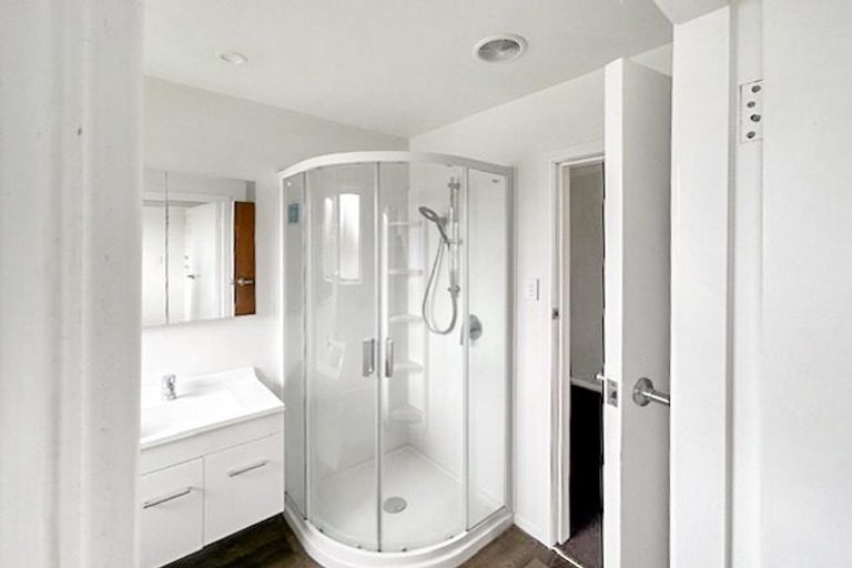 Photo of property in 14 Conway Place, Terrace End, Palmerston North, 4410