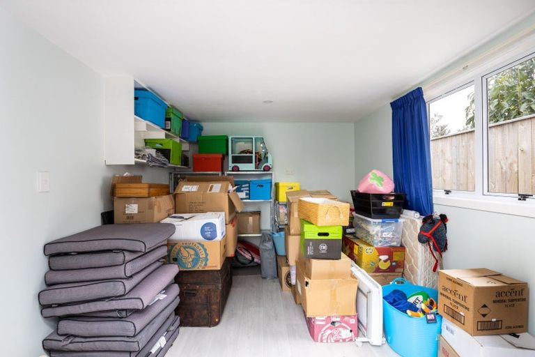 Photo of property in 8 York Crescent, Westown, New Plymouth, 4310