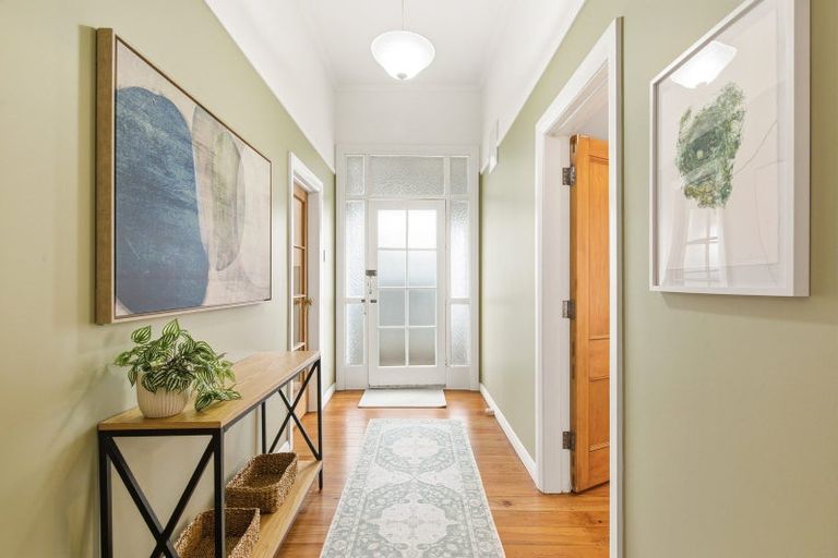 Photo of property in 68 The Parade, Island Bay, Wellington, 6023