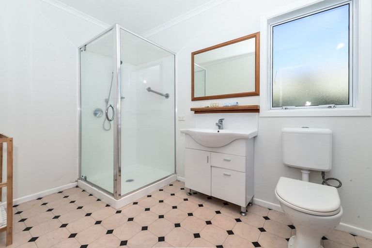 Photo of property in 2 Corrielea Crescent, Cambridge, 3434