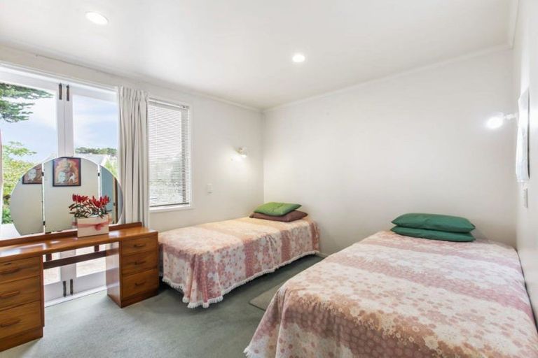 Photo of property in 2 Fairsea Place, Lynfield, Auckland, 1042