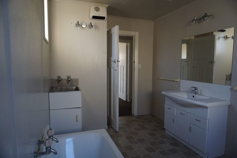 Photo of property in 1/705 Heretaunga Street East, Parkvale, Hastings, 4122