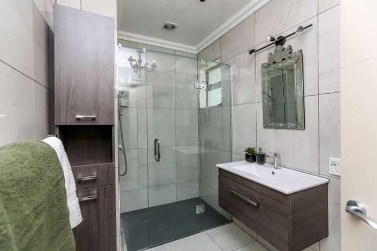 Photo of property in 233b Carrington Street, Vogeltown, New Plymouth, 4310