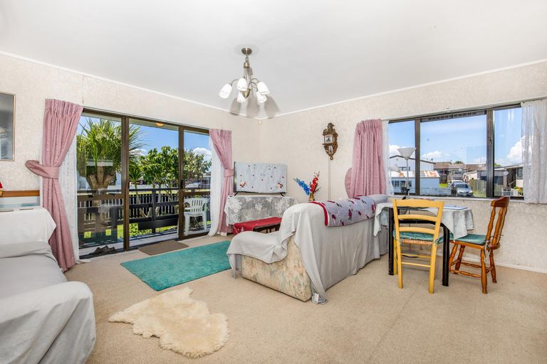 Photo of property in 1/66b Burundi Avenue, Clendon Park, Auckland, 2103