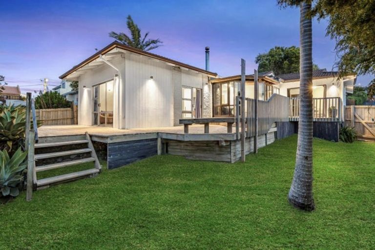 Photo of property in 5 Rakino Avenue, Manly, Whangaparaoa, 0930