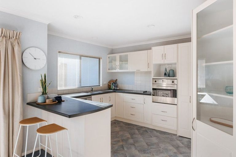 Photo of property in 53 Dalton Drive, Papamoa Beach, Papamoa, 3118