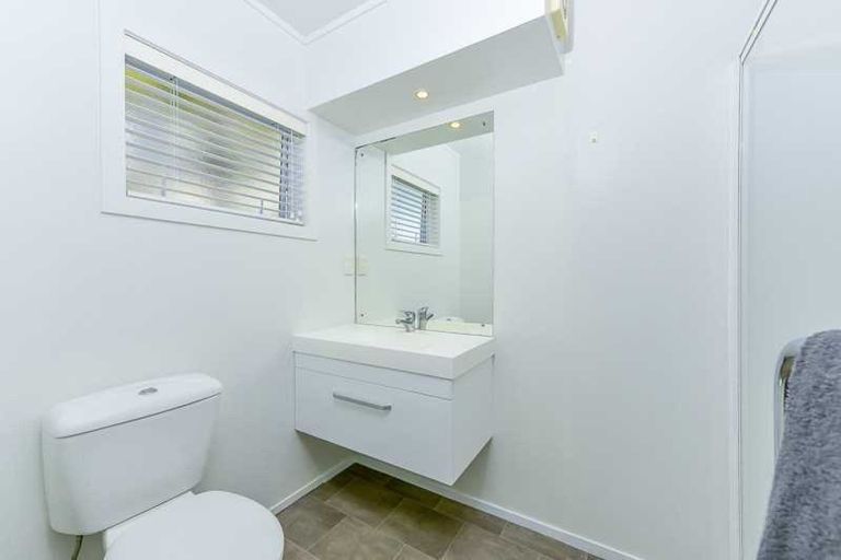 Photo of property in 123a Hobsonville Road, West Harbour, Auckland, 0618
