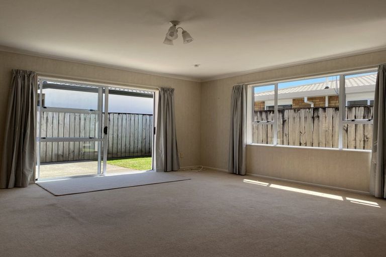 Photo of property in 4 Normanby Street, Fitzroy, New Plymouth, 4312