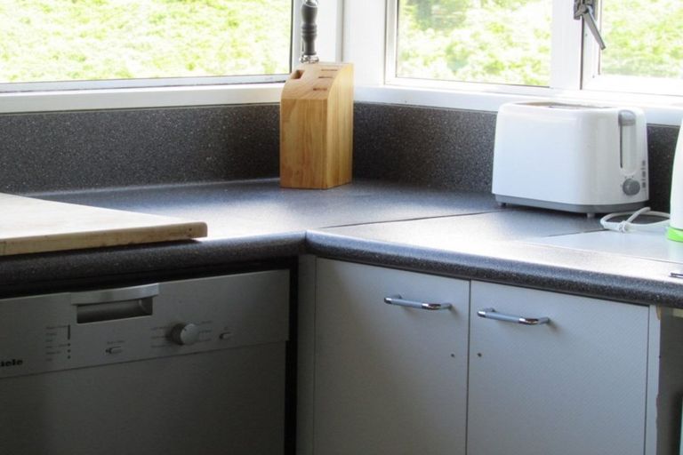 Photo of property in 4 Selwyn Parade, Lyttelton, 8082