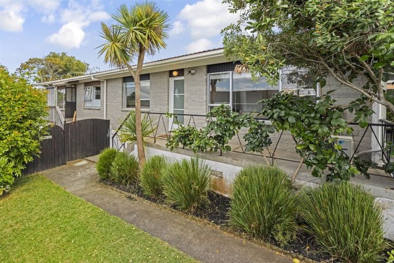 Photo of property in 1/7 Addison Drive, Glendene, Auckland, 0602